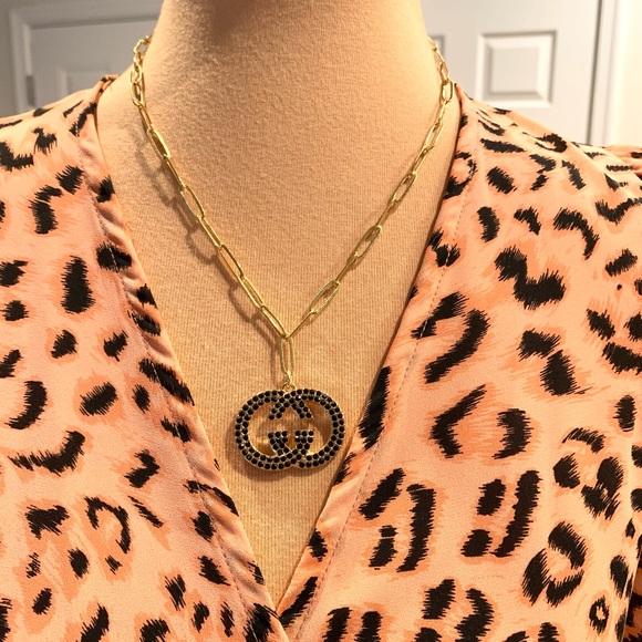 High Fashion Necklace with Gold Plated Link Chain and GG Crystal Medallion - Picture 3 of 4